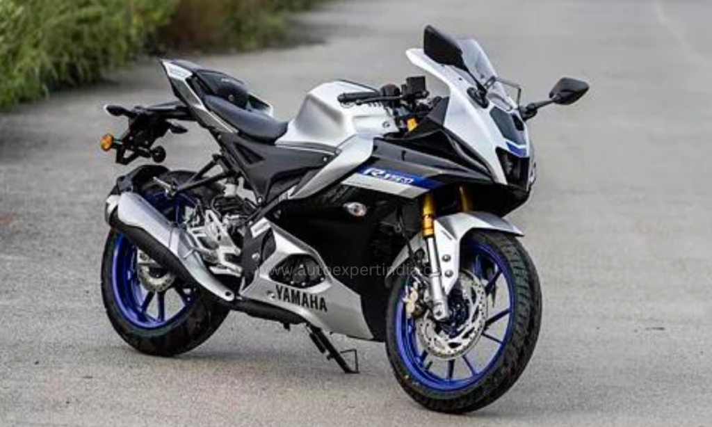 Yamaha R15 V4