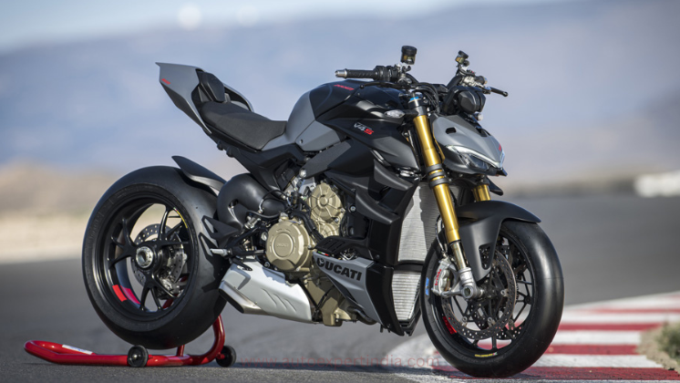 The Ducati Streetfighter V4 and V4S Tech-Forward Features